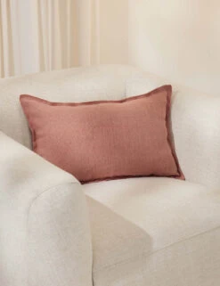 Arlo Linen Pillow -Lulu Andgeorgia Shop 20210120 soft deco product lifestyle1669 site crop 7769bbc7 d561 4e4e 989c c8d966d9875c