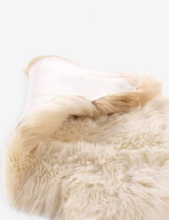Vale Ombre Sheepskin Throw -Lulu Andgeorgia Shop 231321 002 DET 3