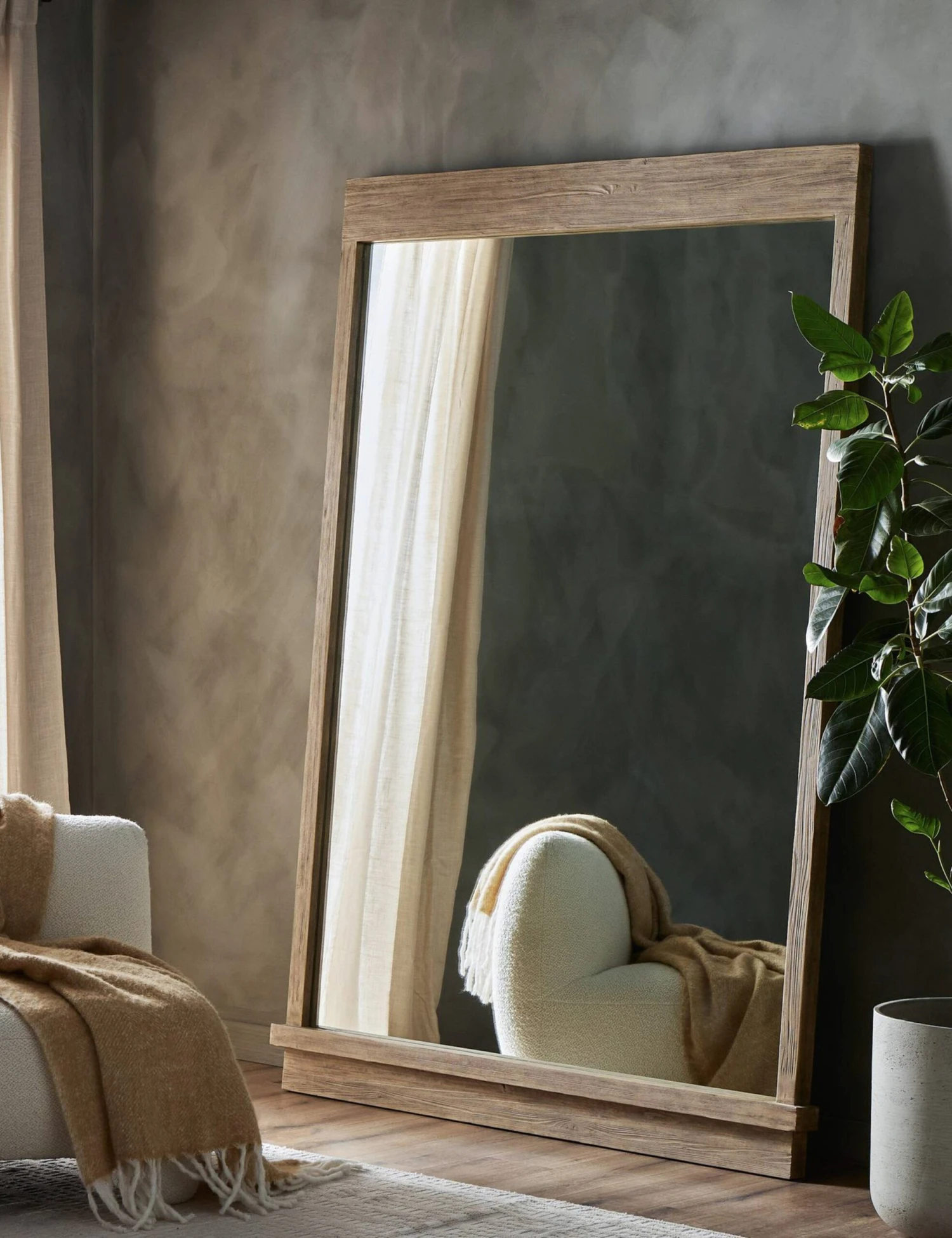 Hadfield Floor Mirror 2 Hadfield Floor Mirror - Image 2