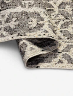 Ang Rug -Lulu Andgeorgia Shop BEN 2304 Fold 1