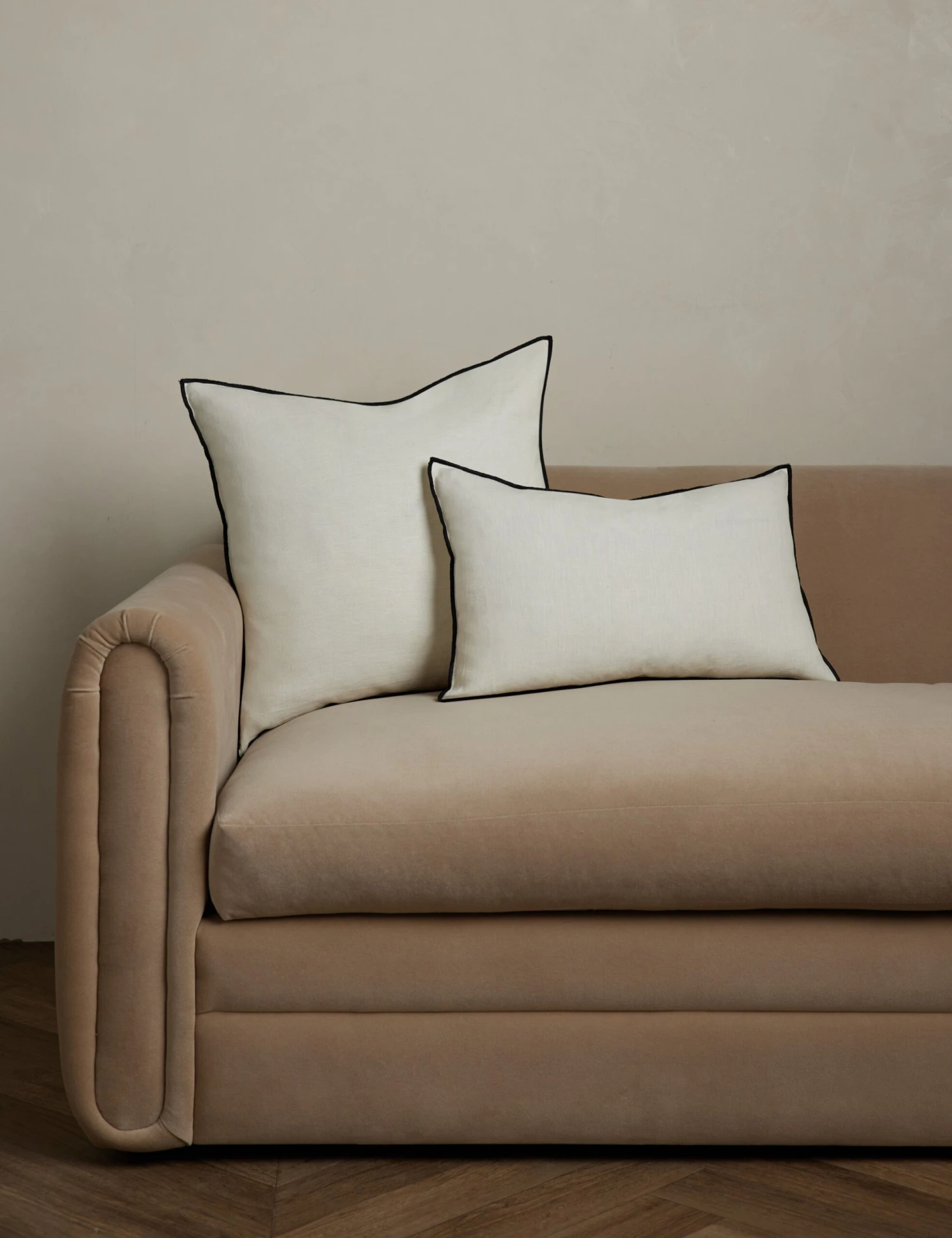 Carys Contrast Linen Pillow 13 Carys Contrast Linen Pillow - Image 13