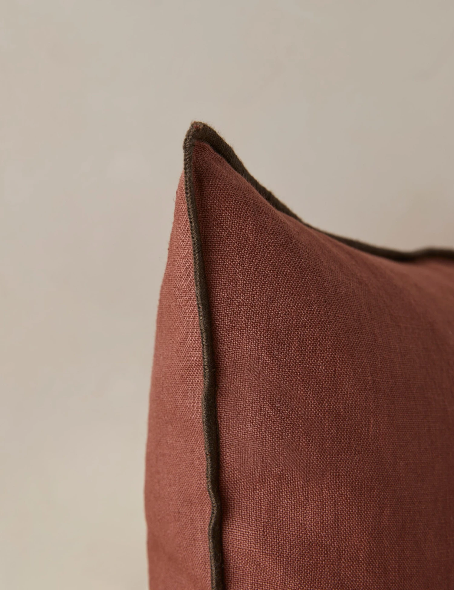 Carys Contrast Linen Pillow 18 Carys Contrast Linen Pillow - Image 18