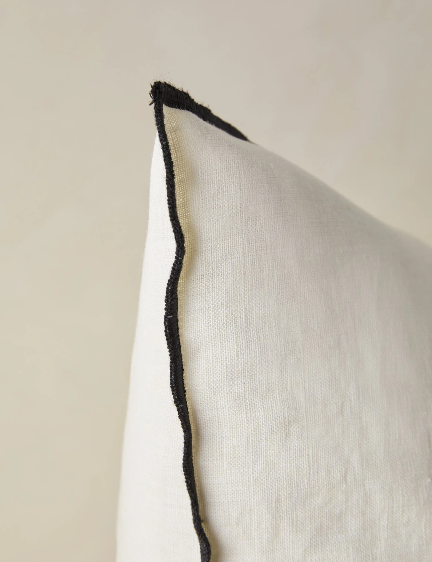 Carys Contrast Linen Pillow 14 Carys Contrast Linen Pillow - Image 14