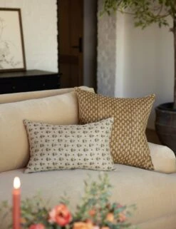 Sania Pillow -Lulu Andgeorgia Shop LIvingroom1 shootarounds 18483 SITECROP 821955f2 ba7b 40fc 918a 800c5a2ad021