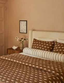 Janna Linen Pillow By Sarah Sherman Samuel 16 Janna Linen Pillow By Sarah Sherman Samuel -Lulu Andgeorgia Shop Lulu and Georgia 5 Bedroom1 0118 Site Crop Lifestyle f8913d50 ba91 4df4 a2a0 e4654f8aecc4