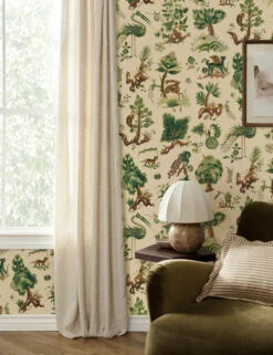 Grand Gertrude Wallpaper