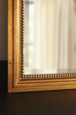 Corinne Mirror -Lulu Andgeorgia Shop Lulu and Georgia CorrineWallMirror Studio Lifestyle 0387