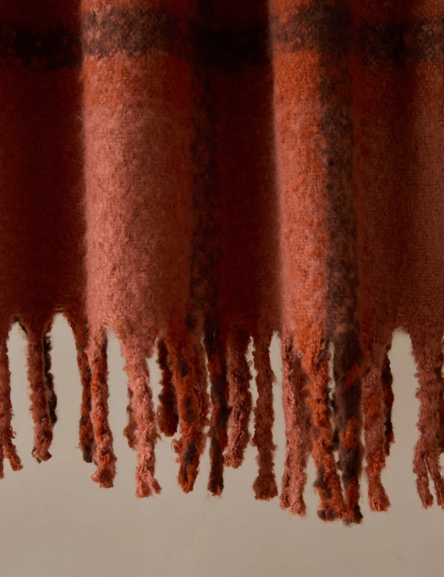 Haldar Throw 11 Haldar Throw - Image 11