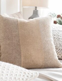 Angie Pillow -Lulu Andgeorgia Shop WSS 005 5