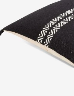 Ryla Pillow -Lulu Andgeorgia Shop jie002 detail corner