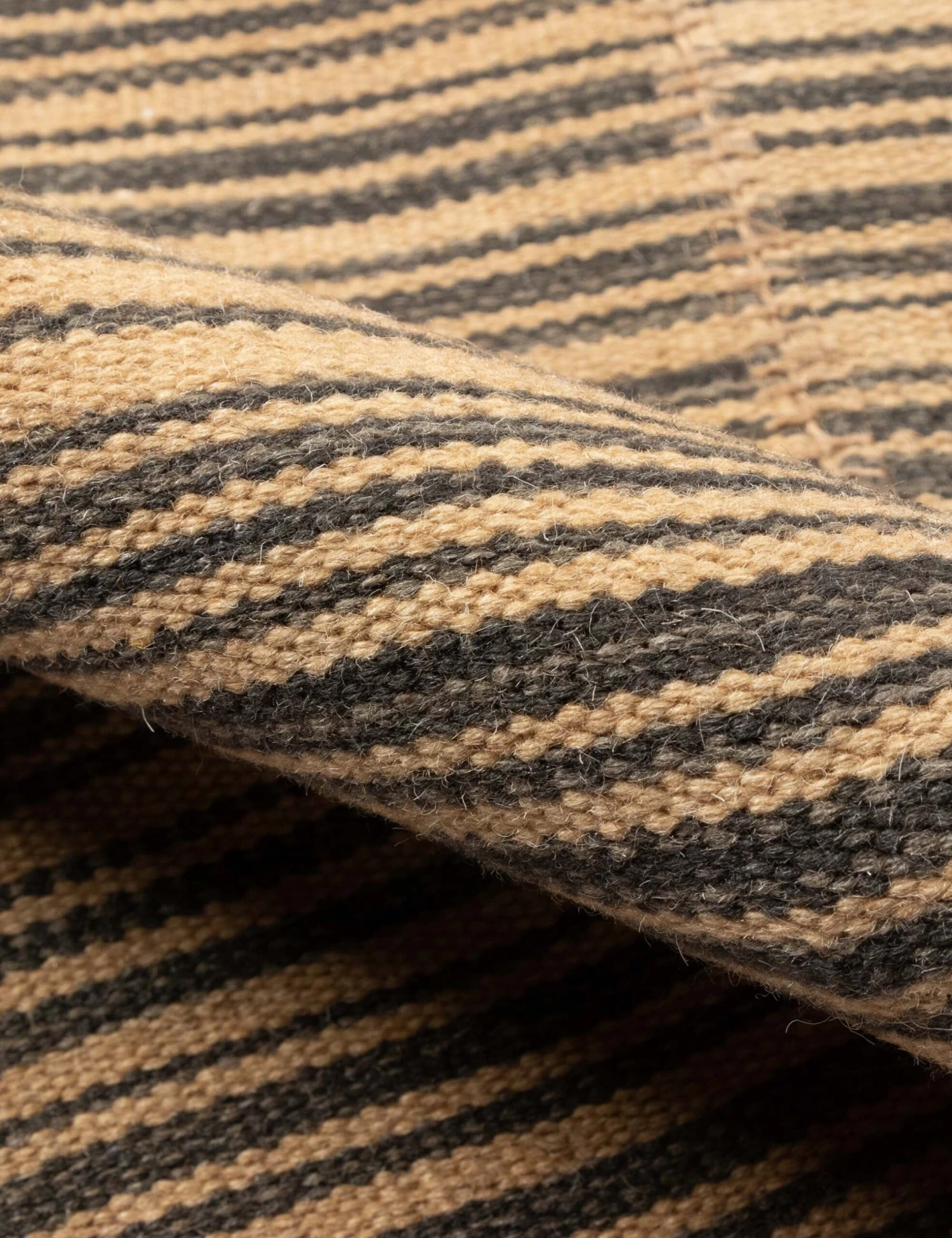 Lemieux Et Cie Twala Rug By Momeni 6 Lemieux Et Cie Twala Rug By Momeni - Image 6