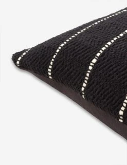 Hammad Pillow -Lulu Andgeorgia Shop ont003 detail corner