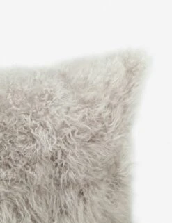 Madison Cashmere Fur Pillow 16 Madison Cashmere Fur Pillow -Lulu Andgeorgia Shop xu 1015 29 01